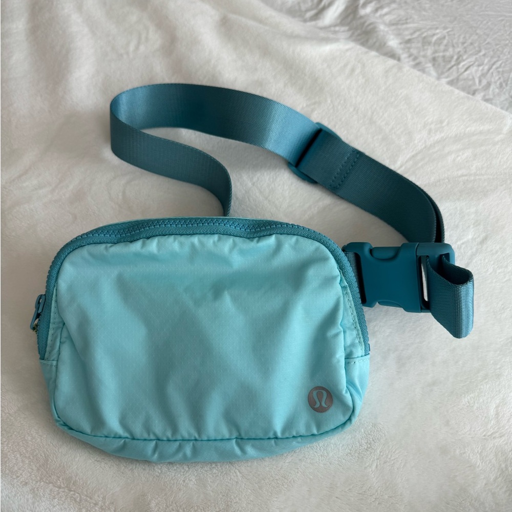 Lululemon Belt bag OS Blue